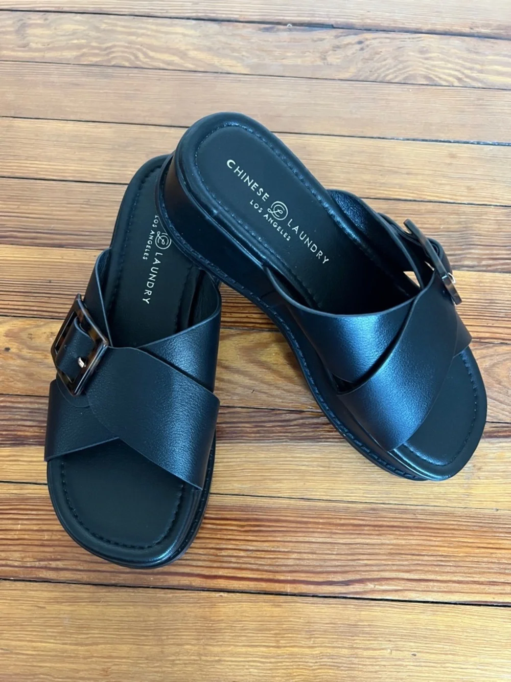 Chinese Laundry Surfs Up Black Crisscross Platform Slide Sandals - Size 9